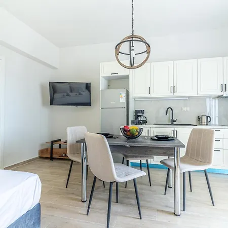 Elegant Suite 1 Near The Beach Gazi Exterior photo