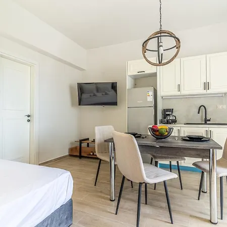 Elegant Suite 1 Near The Beach Gazi Exterior photo